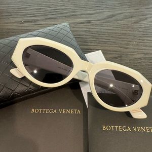 Bottega Veneta Cat Eye Sunglasses Ivory